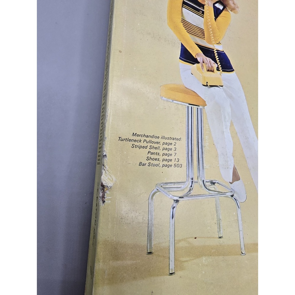 1972 Eaton's Spring And Summer Catalogue - Picture 2 of 10